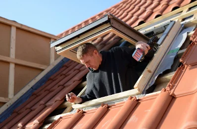 Pose de fenêtres de toit Velux à Fougeré